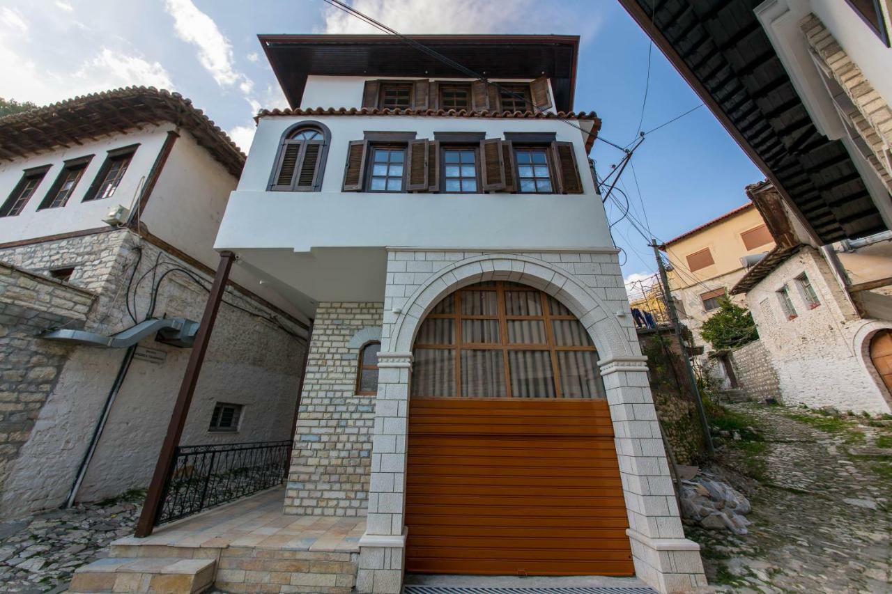 Heraklis Hotel Berat Exteriör bild