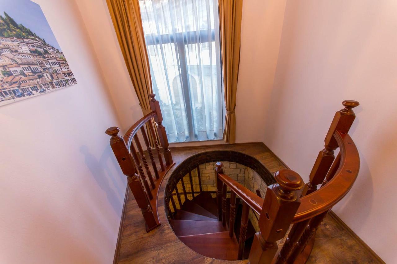 Heraklis Hotel Berat Exteriör bild